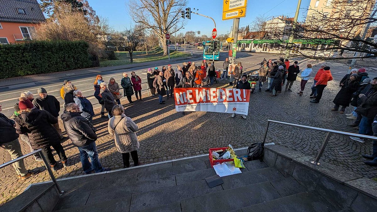 „Nie wieder!“ – St. Hildegard setzt ein Zeichen für Demokratie